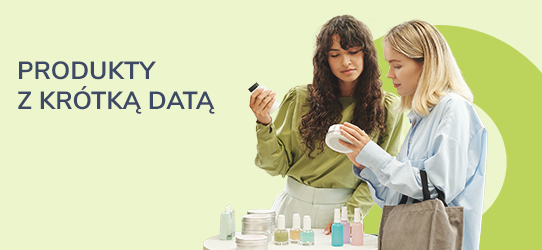 produkty z krótką data dwie kobiety czytające etykietę na produkcie